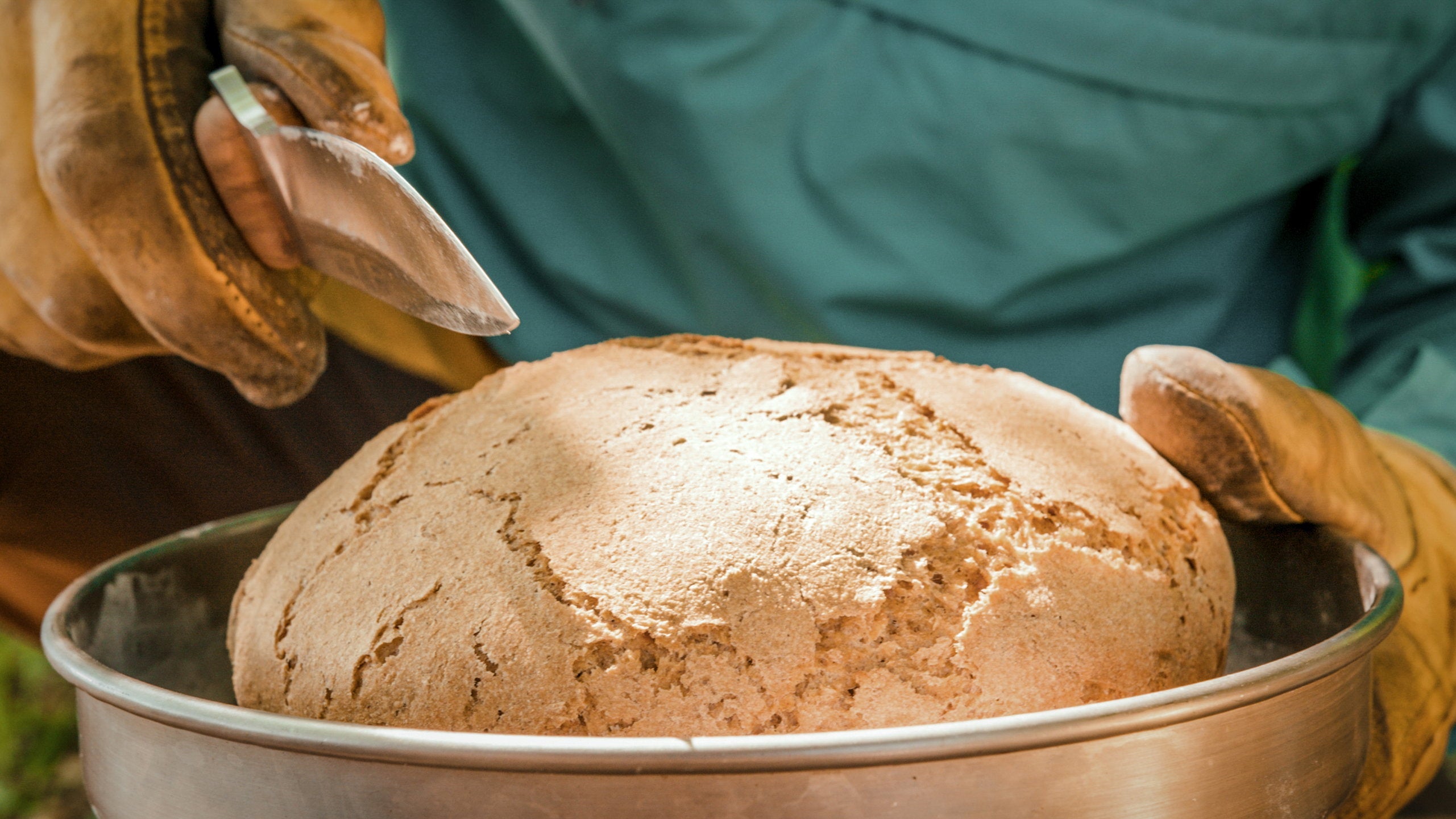 Brød på bål - Bagning i Dutch Oven