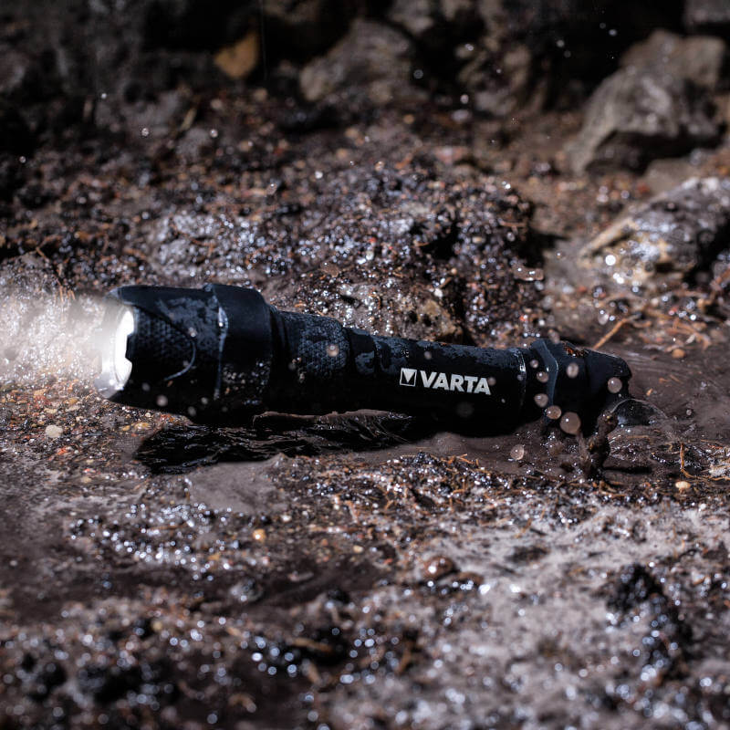 Varta LED Indestructible F20 PRO 2AA